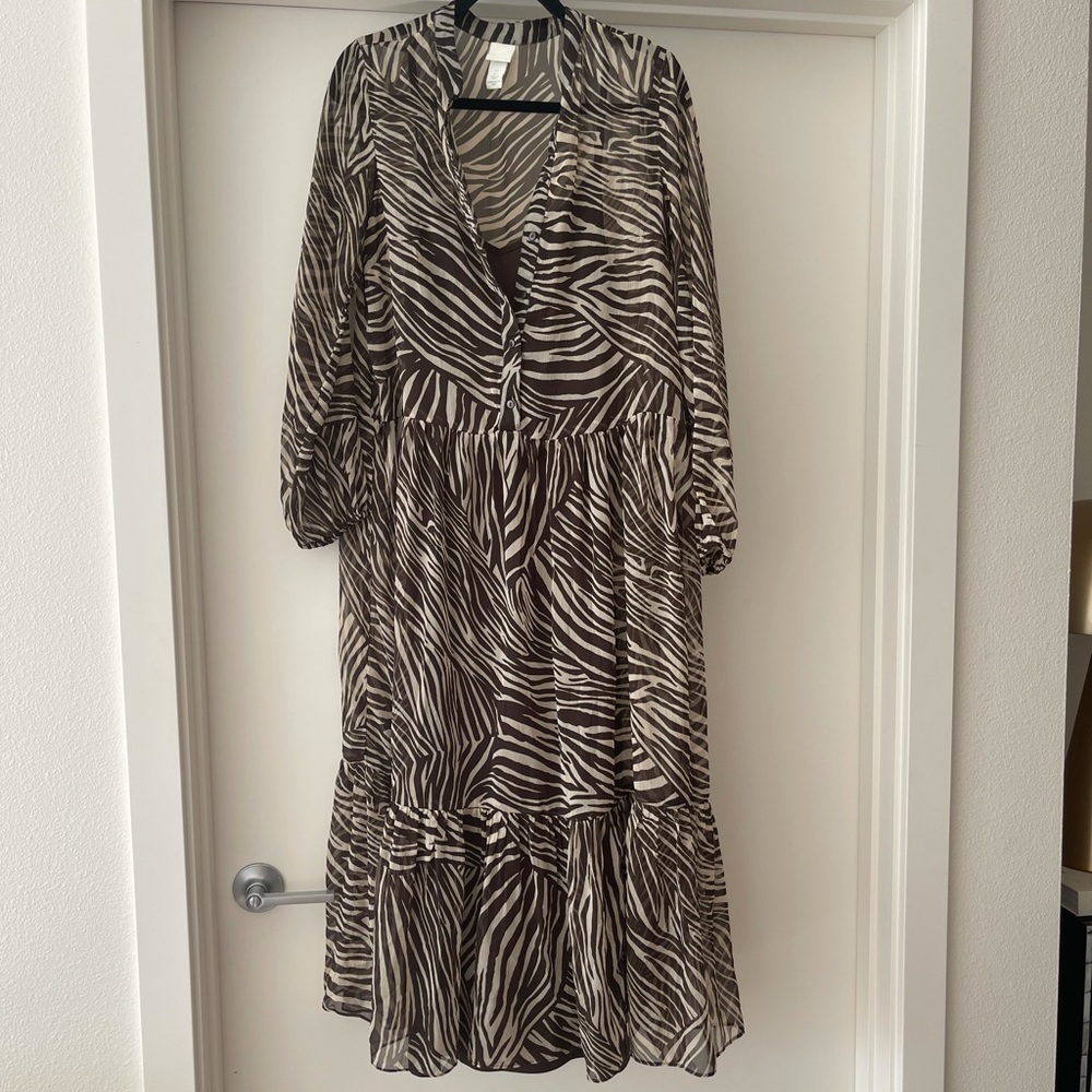 H&M maxi dress brown print